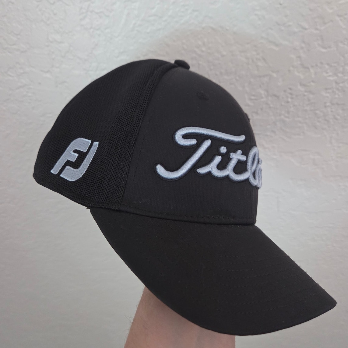 Titleist Tour Performance Golf Hat Fj Prov1 Mens Size M/L Black White Fitted — image 6 of 8